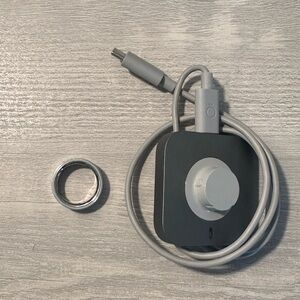 Oura Gen 4 Silver Ring Size 9 with Charger